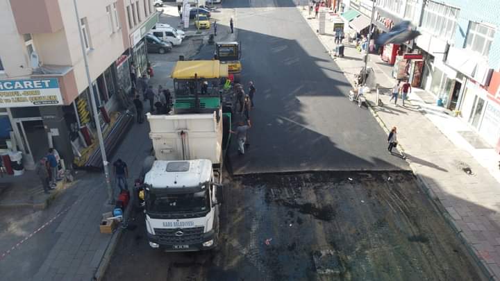 Kars’ta Asfalt Yol Çalışmaları Devam Ediyor