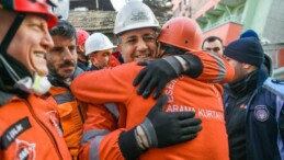 Esenyurt Deprem Bölgesi İçin Tek Yürek Oldu