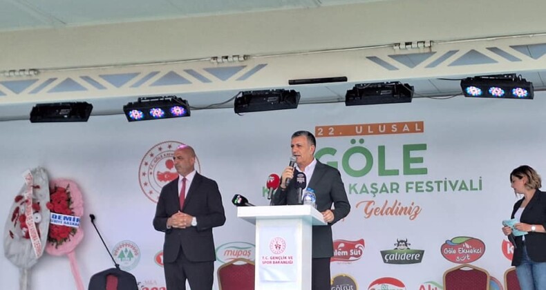 Başkan Bozkurt, Göle Kültür ve Kaşar Festivali’ne Katıldı