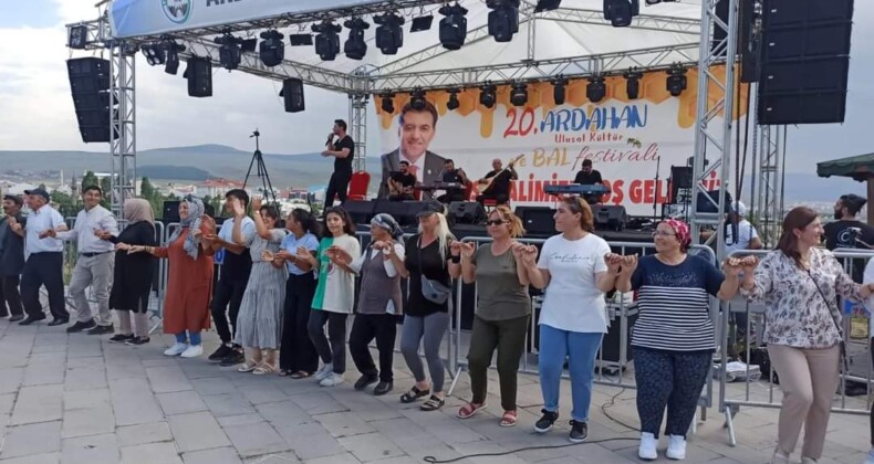 Ardahan’da Bal Festivali Coşkusu