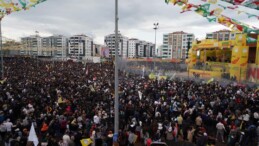 Diyarbakır’da Newroz Kutlamasına Yoğun Katılım