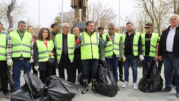 Başkan Demir, Vatandaşlar İle Beraber Çöp Topladı