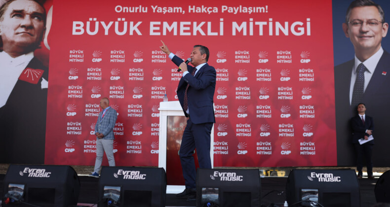 CHP Ankara’da Büyük Emekli Mitingi Düzenledi