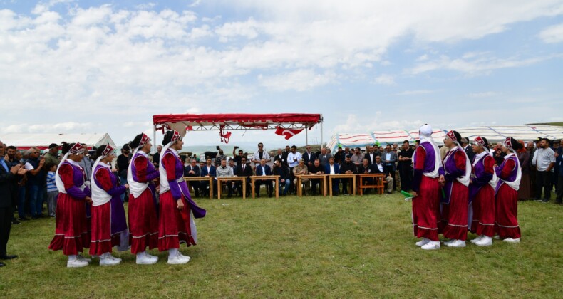 12. Hoçvan Yayla Festivali Muhteşem Geçti