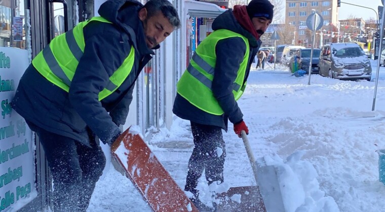 Ardahan Belediye Ekipleri Kar Temizliği